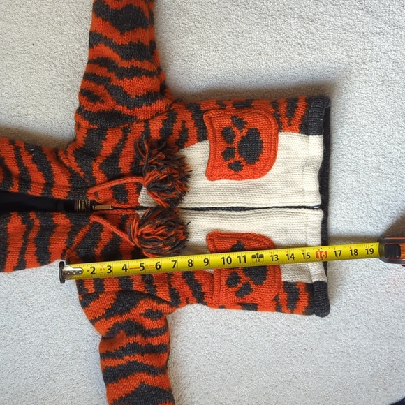 100% wool jacket with animal theme - Picture 6 of 14